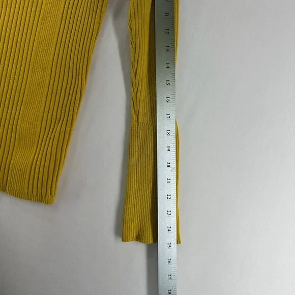 Moth Anthropologie Sweater Size M Ribbed Turtleneck Button Cuff Pullover Yellow - Picture 10 of 11